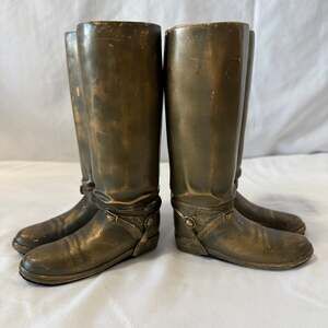 Dezine Equestrian Horse Jockey Boots Hand Painted Book Ends